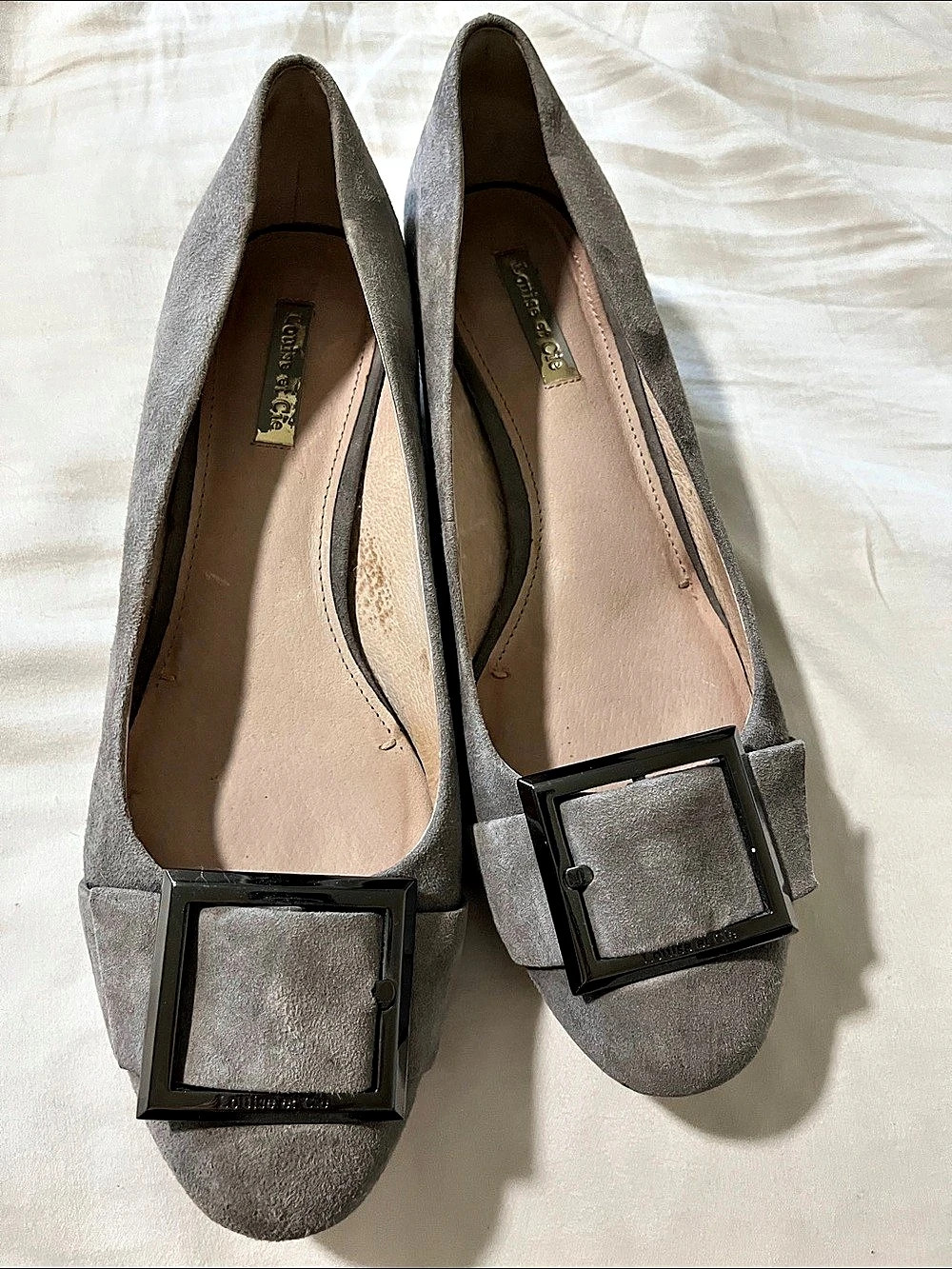 Louise et Cie Gray Suède Buckle Flats Like New